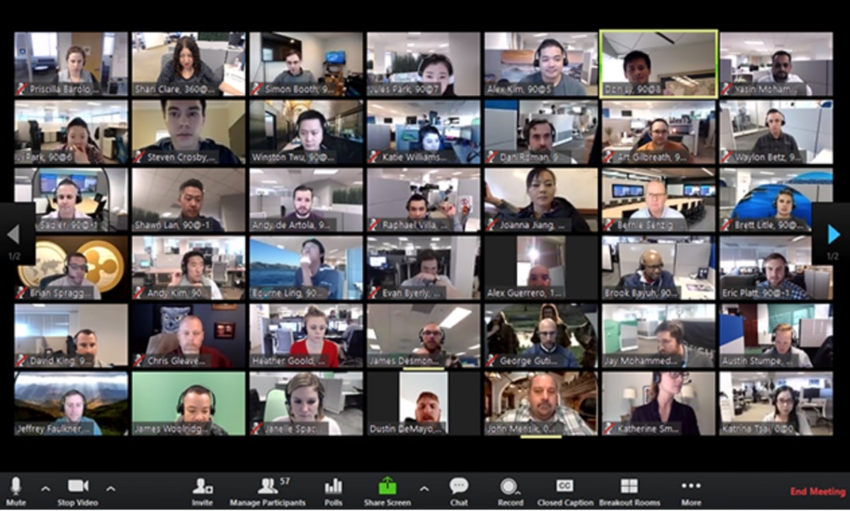zoomweb app interface while a large meeting video call